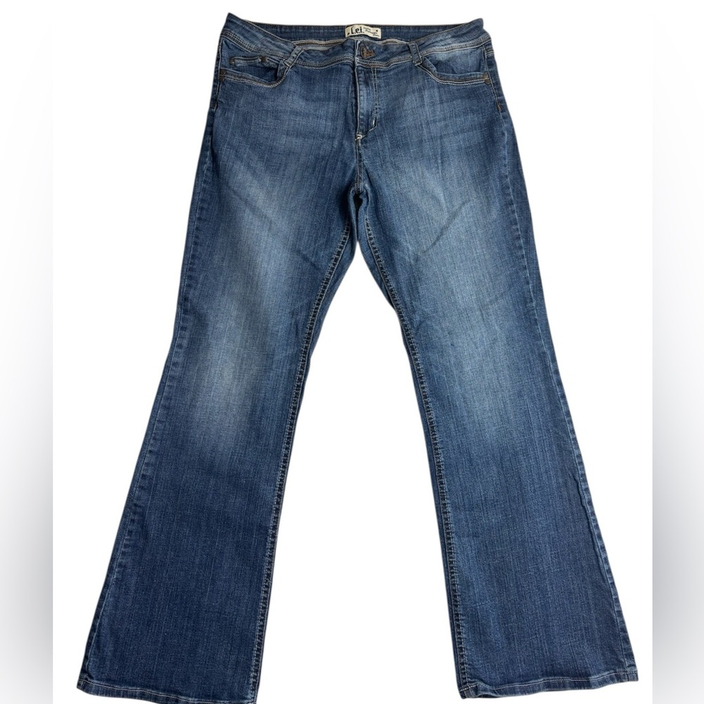 L.E.I. Sophia Hip Hugger‎ Flare Jeans | Juniors 17 | Medium Wash